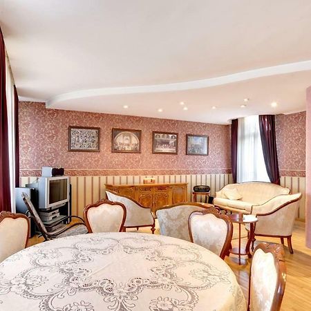 Aristocratic, Elegant, Designer Top Central Apartment 소피아 외부 사진