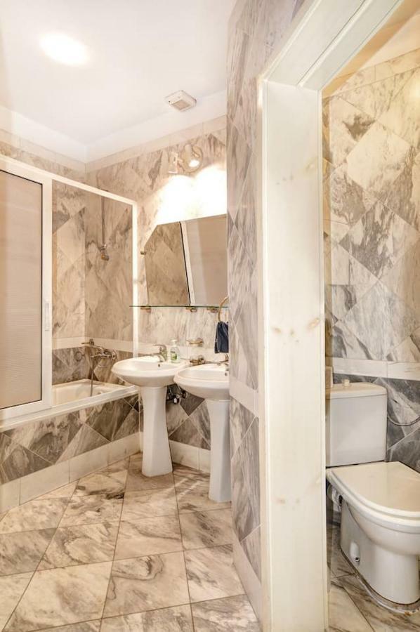 Aristocratic, Elegant, Designer Top Central Apartment 소피아 외부 사진