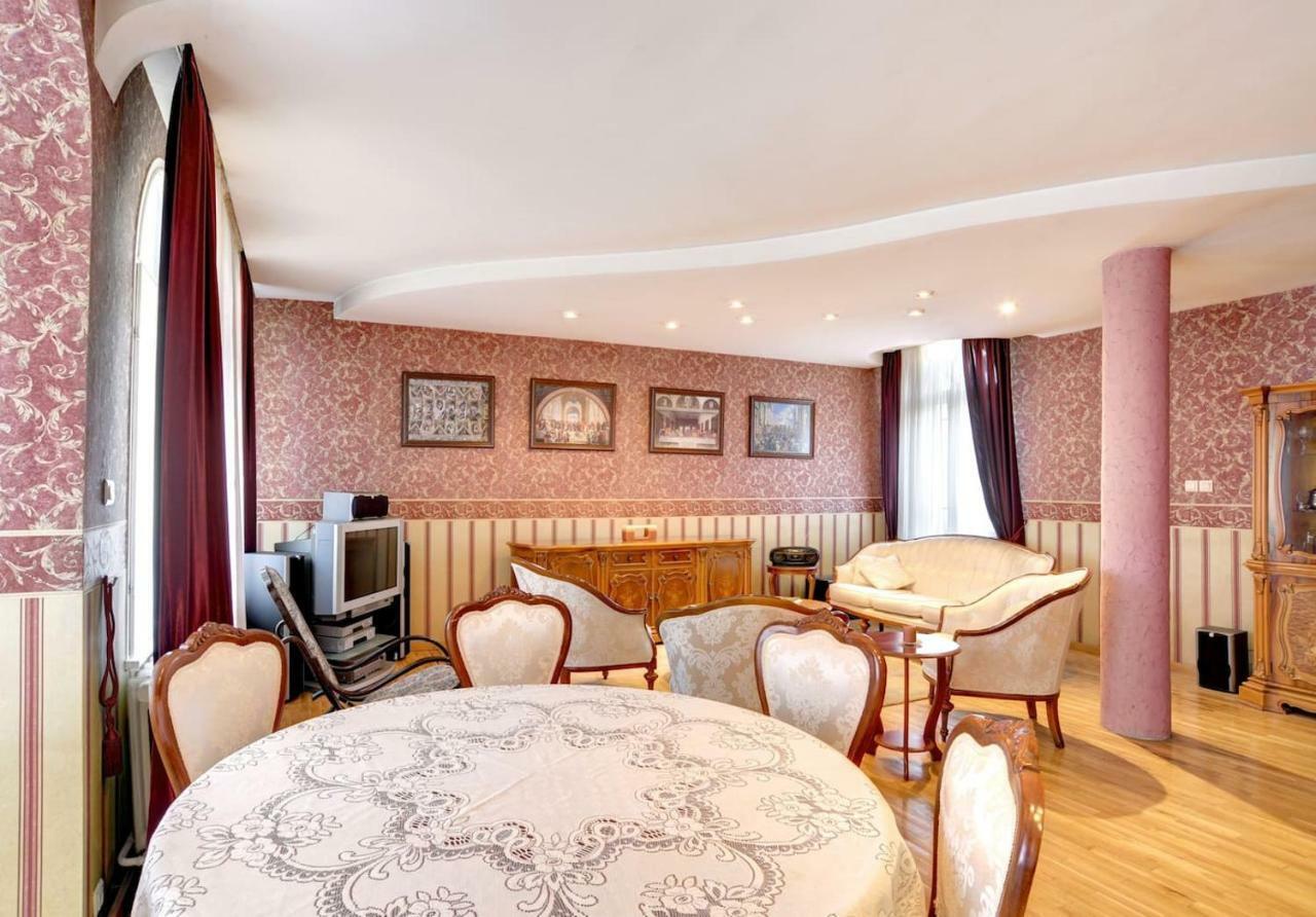 Aristocratic, Elegant, Designer Top Central Apartment 소피아 외부 사진